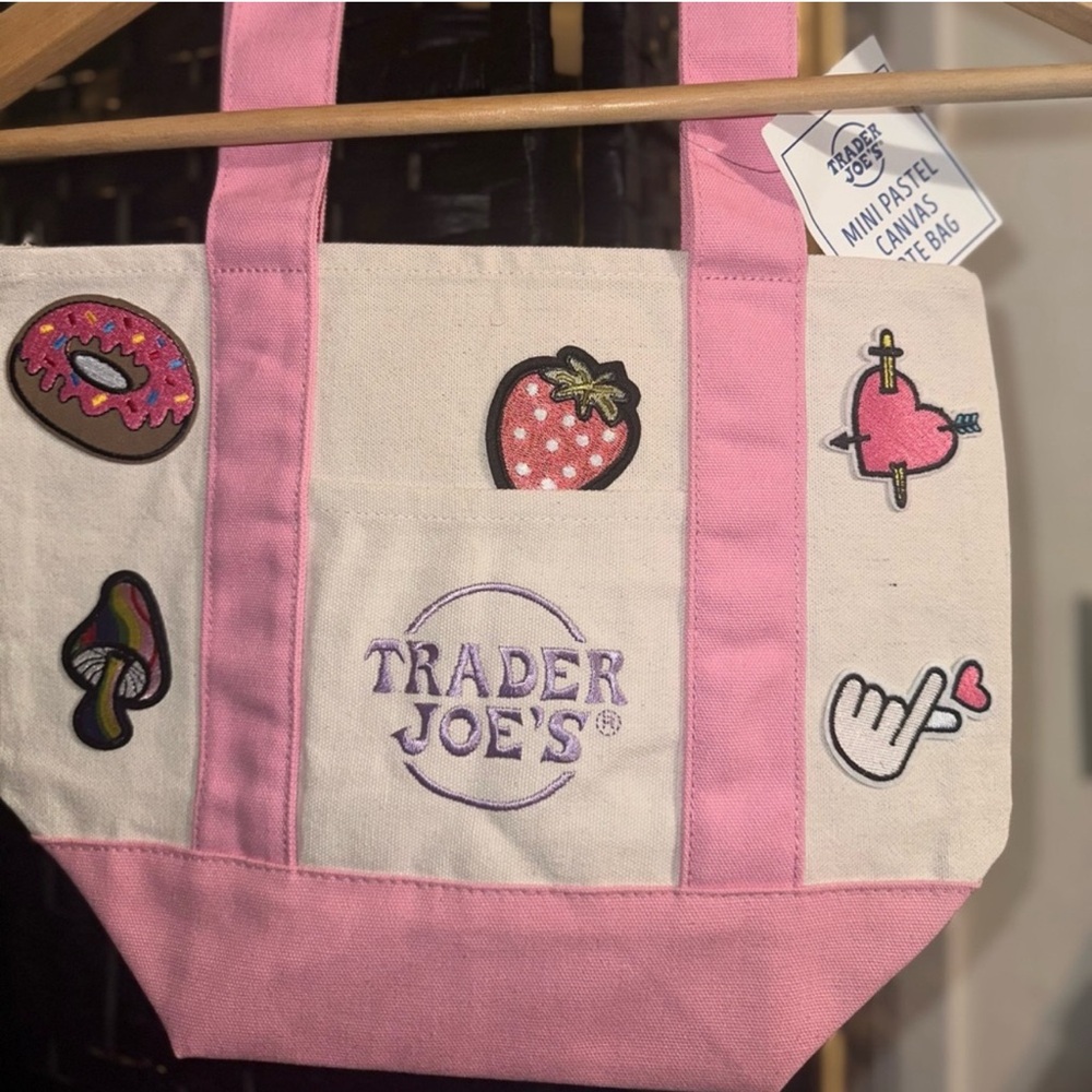 Trader Joe's✨🩷💛Pink and Cream Tote Bag with cute patches - Picture 2 of 4